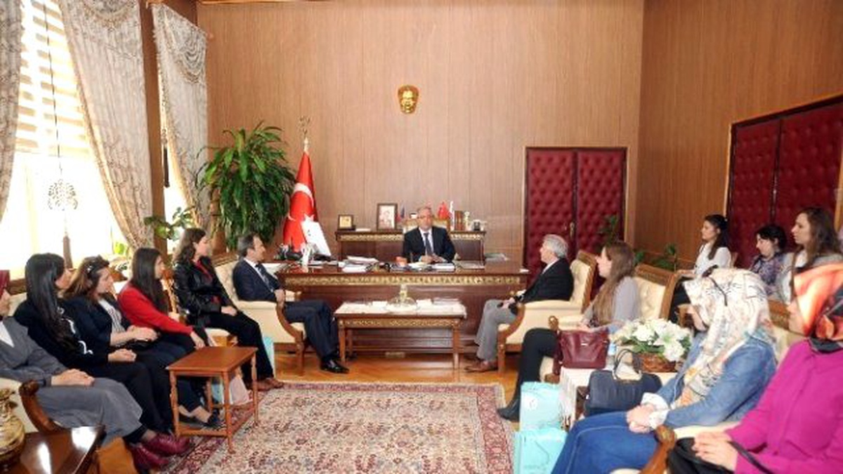 Stajyer Öğrencilerden Bilecik Valisi Ahmet Hamdi Nayir\'e Ziyaret