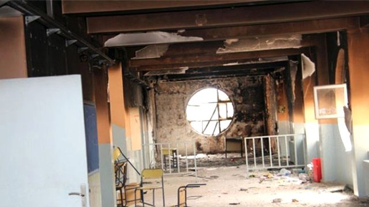 Teröristler Okul ve Diyaliz Merkezini Ateşe Verdi