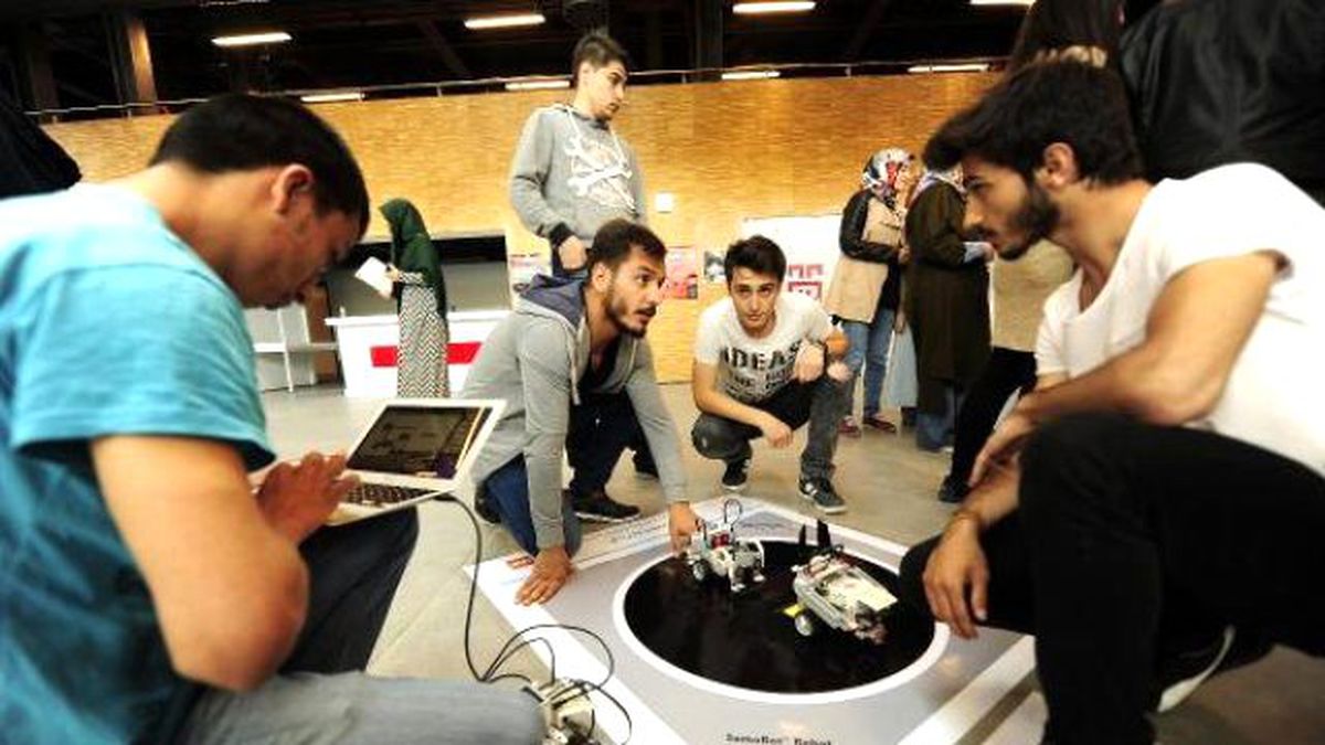 Agü\'de \'Sumo Robotları Yarışı\'