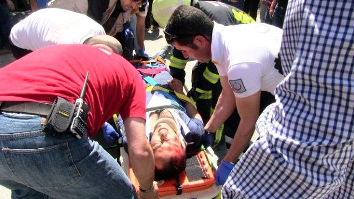 Araçta Sıkışan Sürücü Zorlukla Kurtarıldı