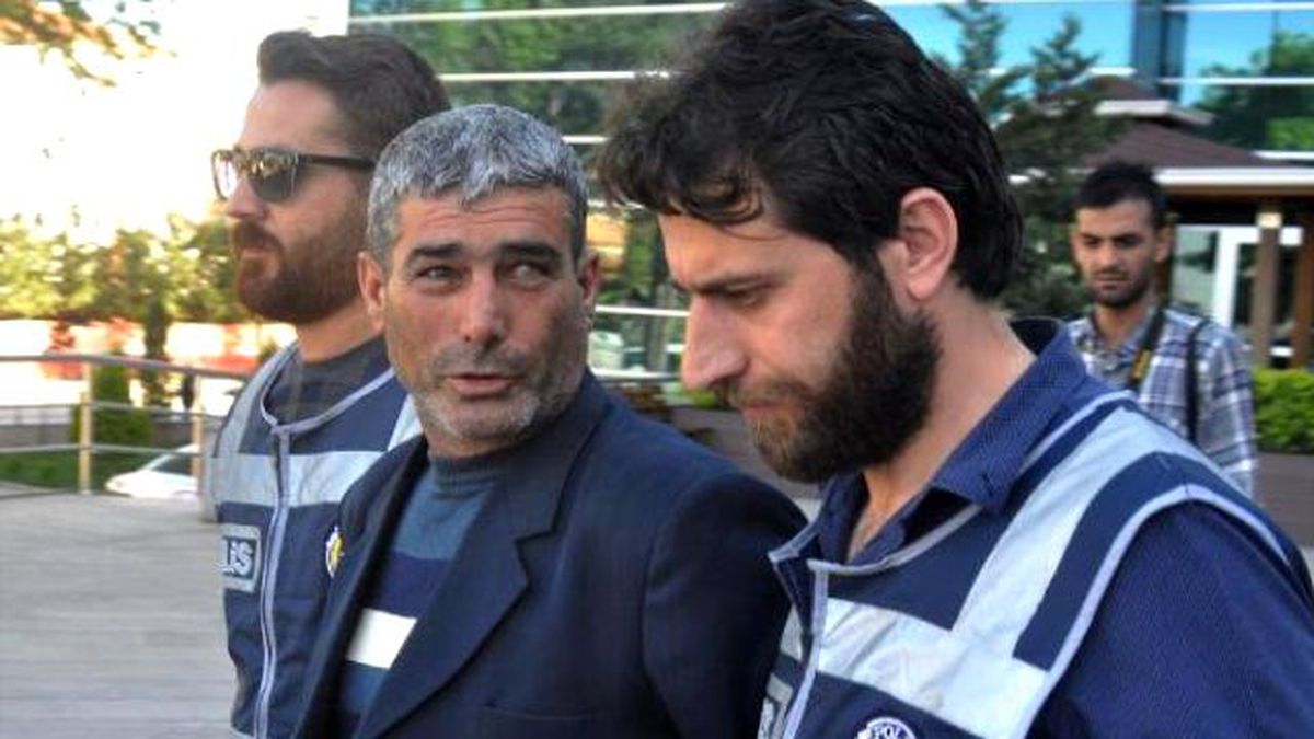 Cami Avlusunda Cinayet: 1 Ölü, 1 Yaralı (2)