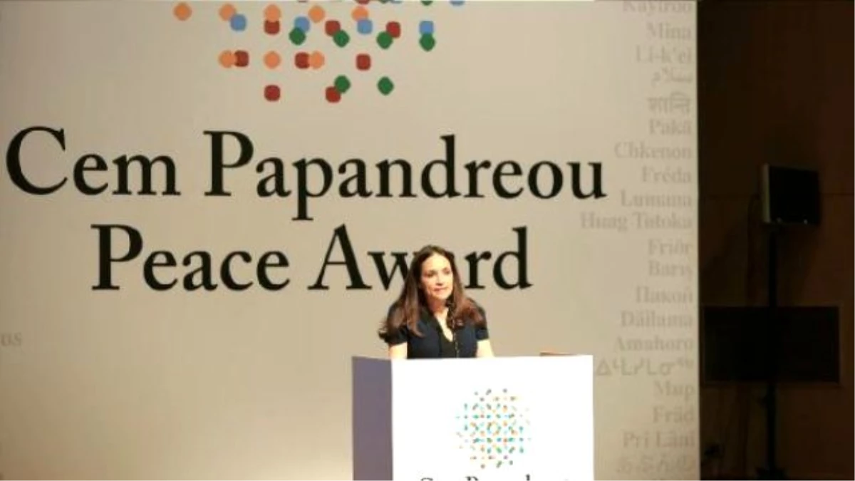 Cem-Papandreu Uluslararası Barış Ödülleri Sahiplerine Verildi