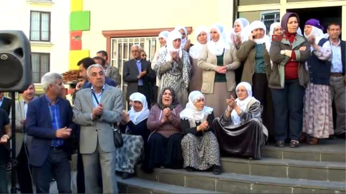 Diyarbakır - Hdp\'li Demirel: Bu Katliamı Kürt Halkı, Türkiye Halkları Asla Unutmayacak