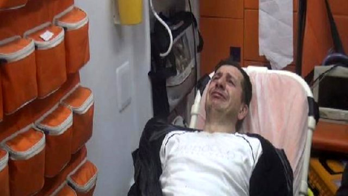 Eşiyle Tartıştı, Sokak Ortasında Tabancayla İntihara Kalkıştı