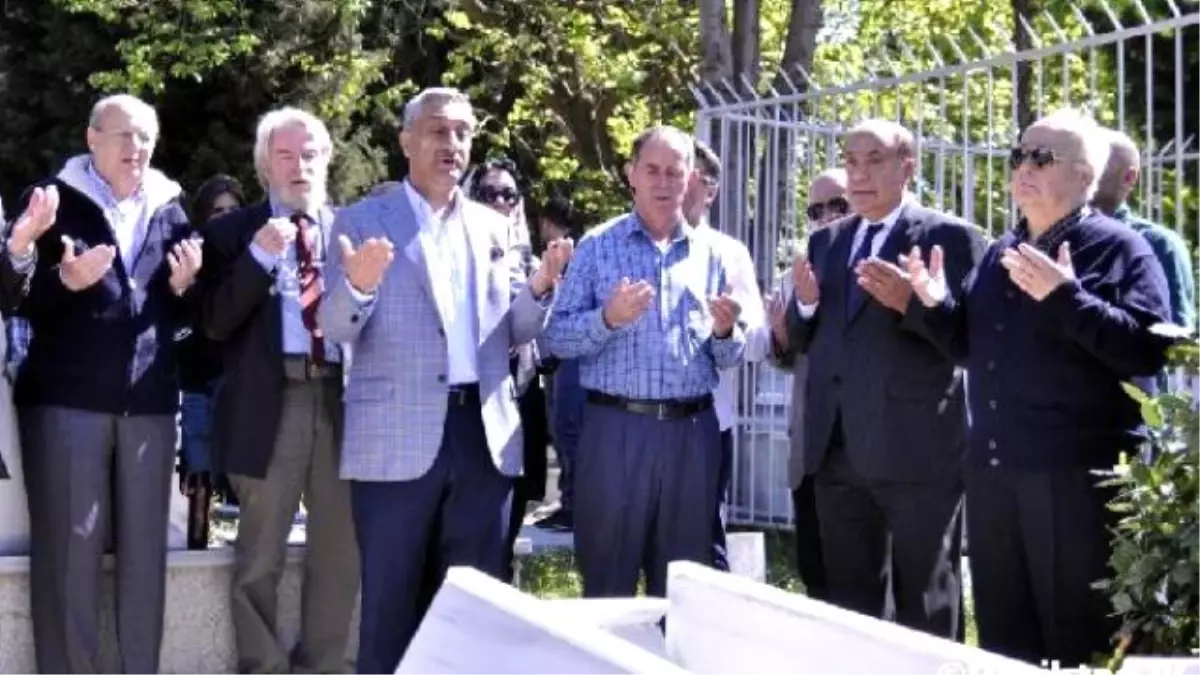 Hakkı Yeten Kabri Başında Anıldı