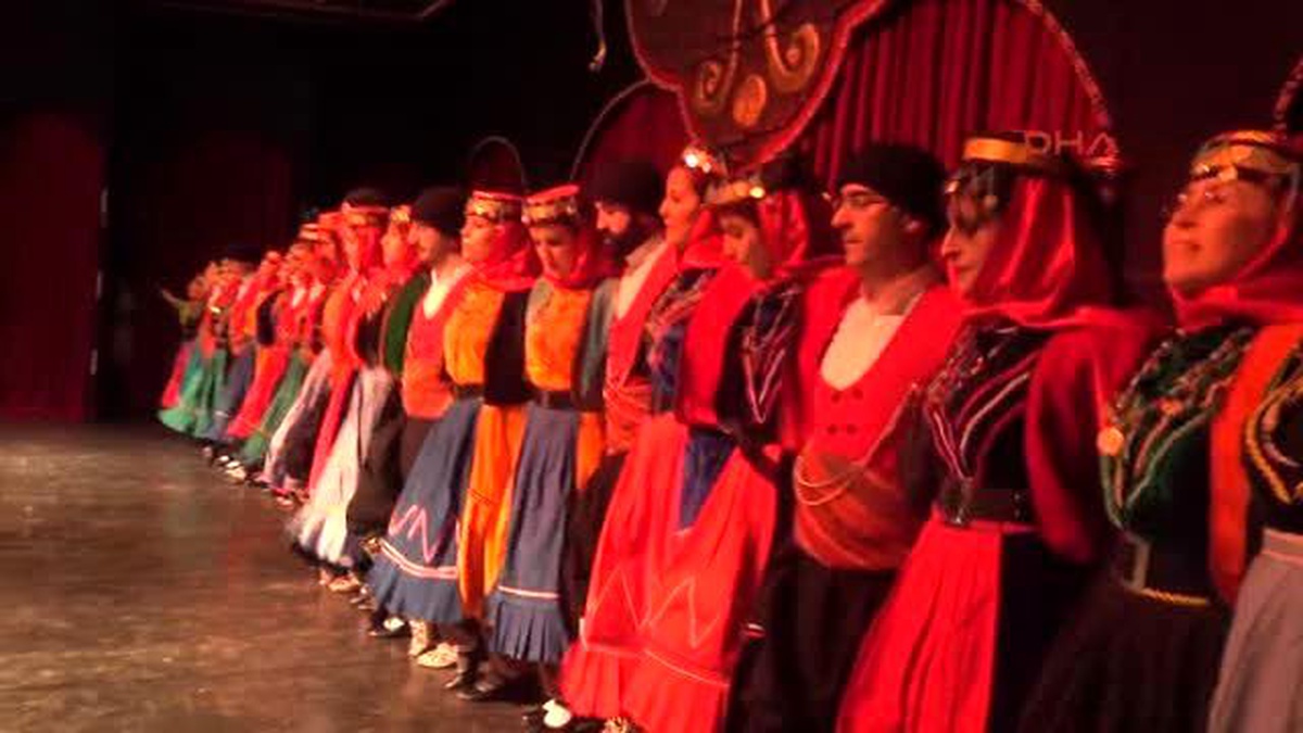 Halk Oyunlarımız, Kadın-Erkek Eşitliğini Yansıtır"