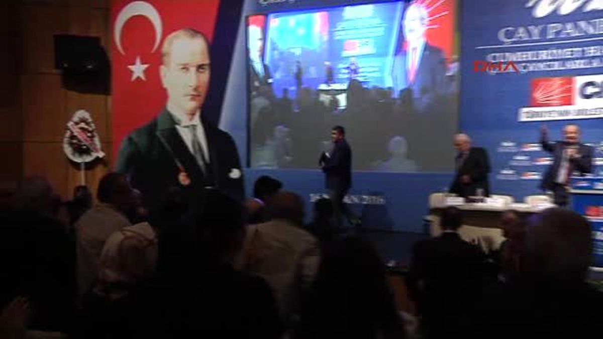 Kılıçdaroğlu Rize\'de ?chp Çayı Çaycılarla Konuşuyor? Paneline Katıldı