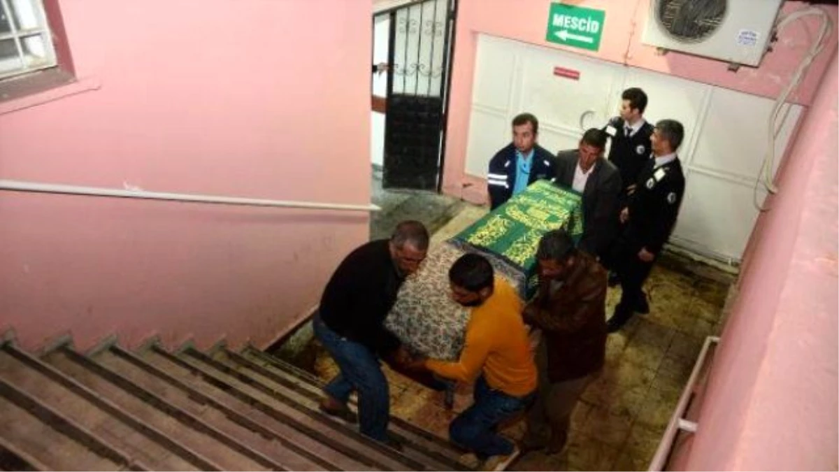 Özgecan\'ın Katili Suphi Altındöken\'in Cenazesi Sonunda Toprağa Verildi