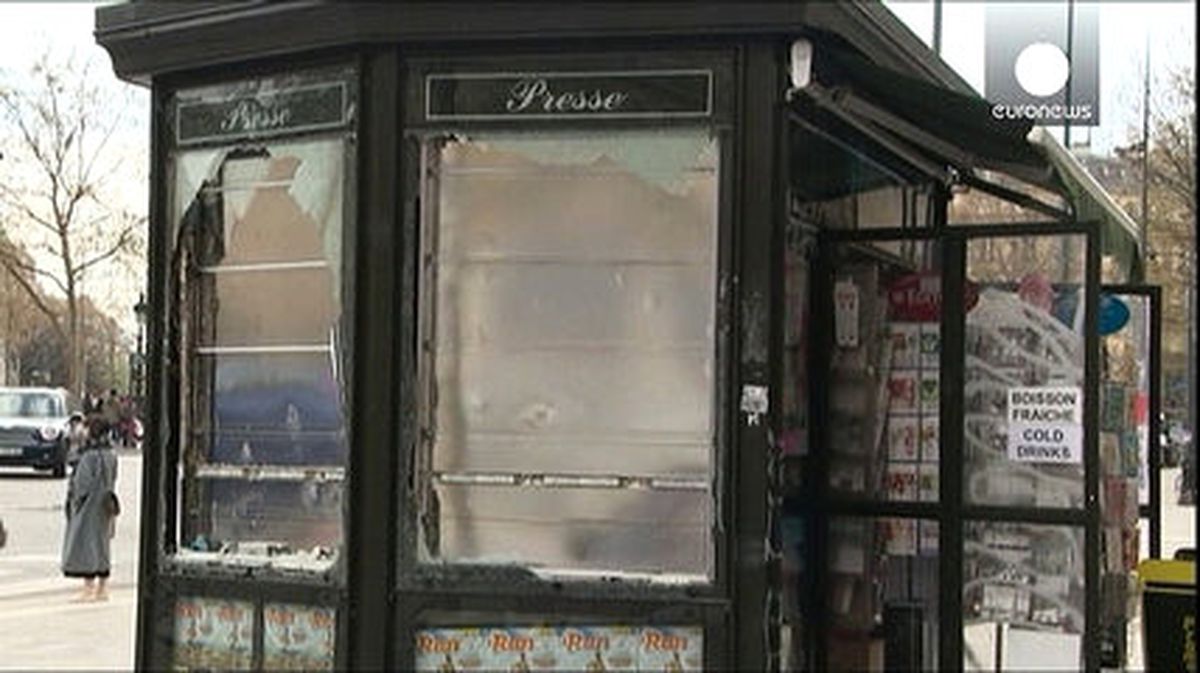 Paris\'te Olaylı Gece: 22 Gözaltı