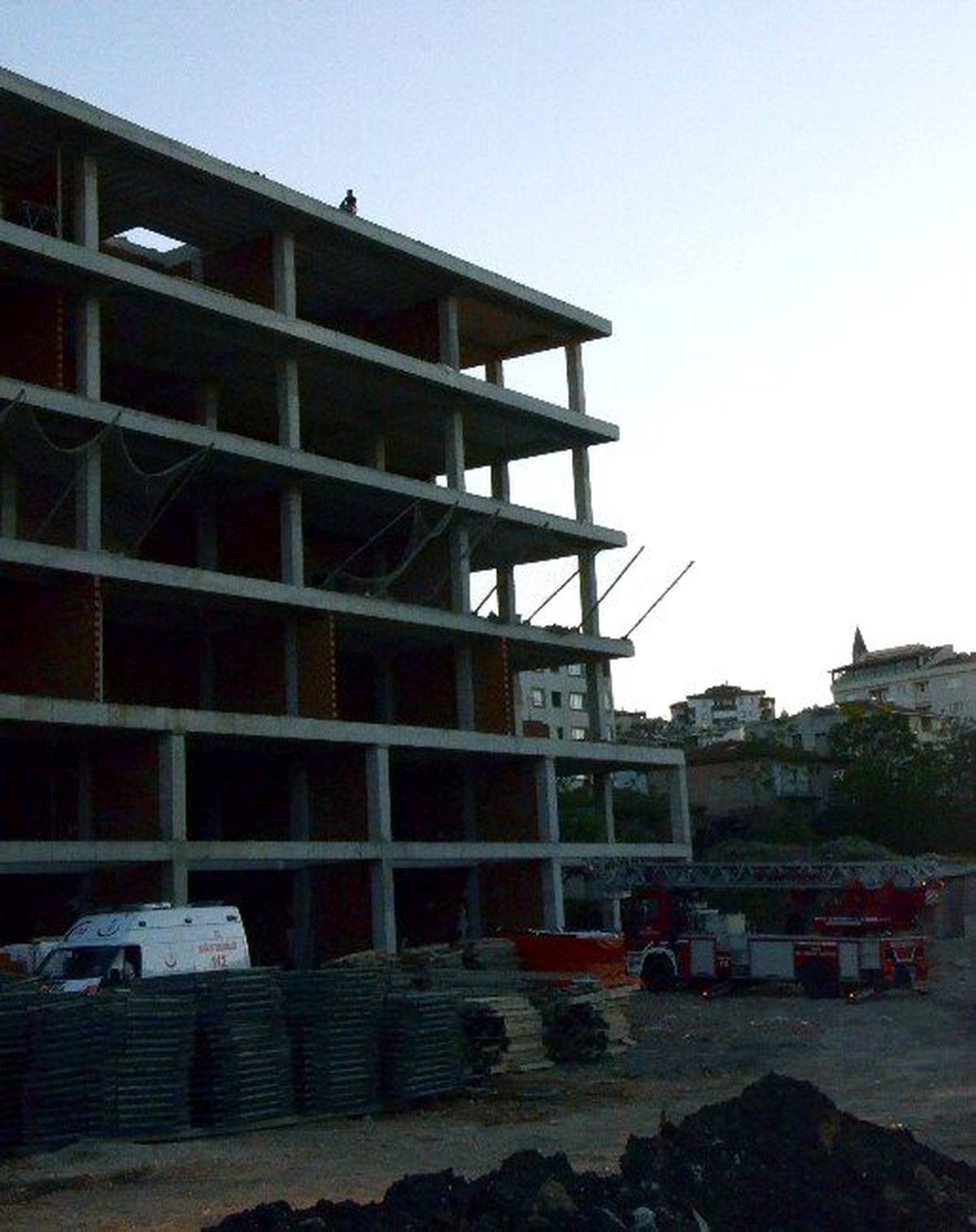 Polis, Eşiyle Barıştırınca İntihardan Vazgeçti