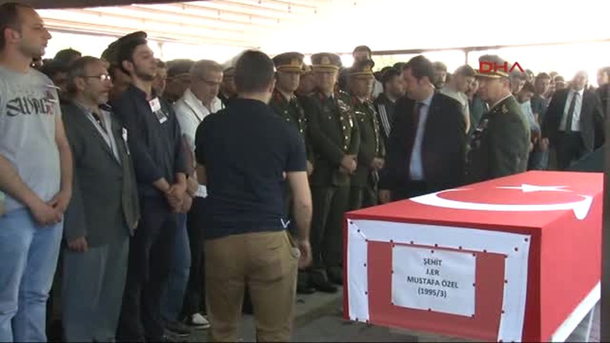Şehit Er Özel, İstanbul\'da Son Yolculuğuna Uğurlandı