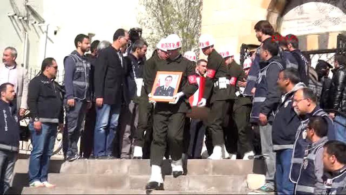 Sivas - Şehit Eşinden Yürek Yakan Haykırış: Ömrüm Gitme, Yavrularını Babasız Koyma
