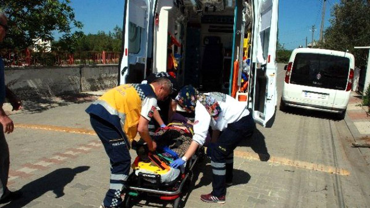 Traktörle Tarlasını Sürerken Arkasına Bakınca Eşini Ezdi