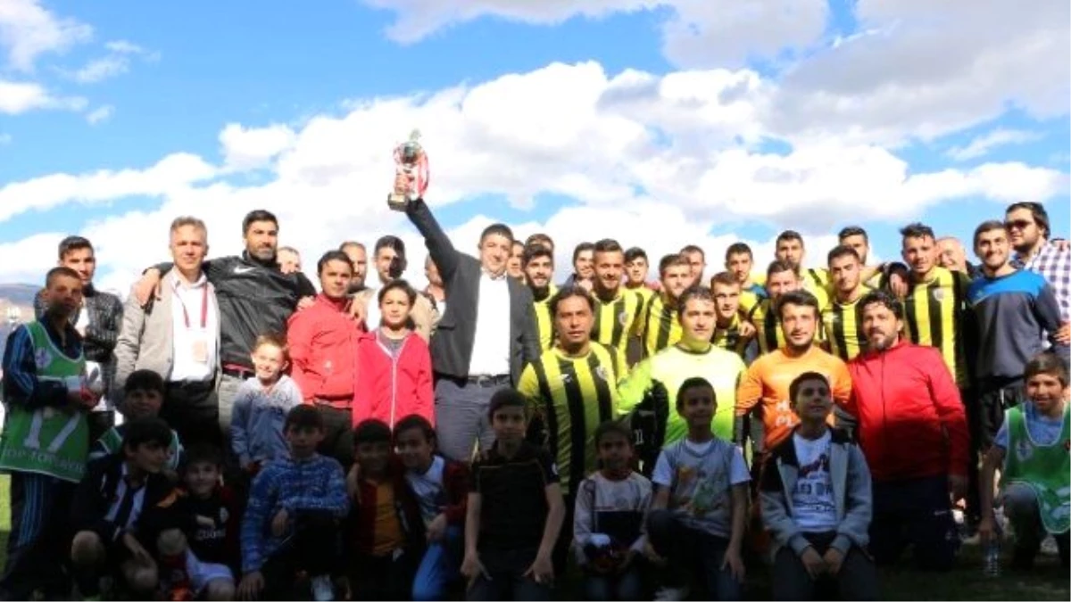 13 Şubat Erzincan Gençlik Spor Bölgesel Amatör Lig\'e Yükseldi