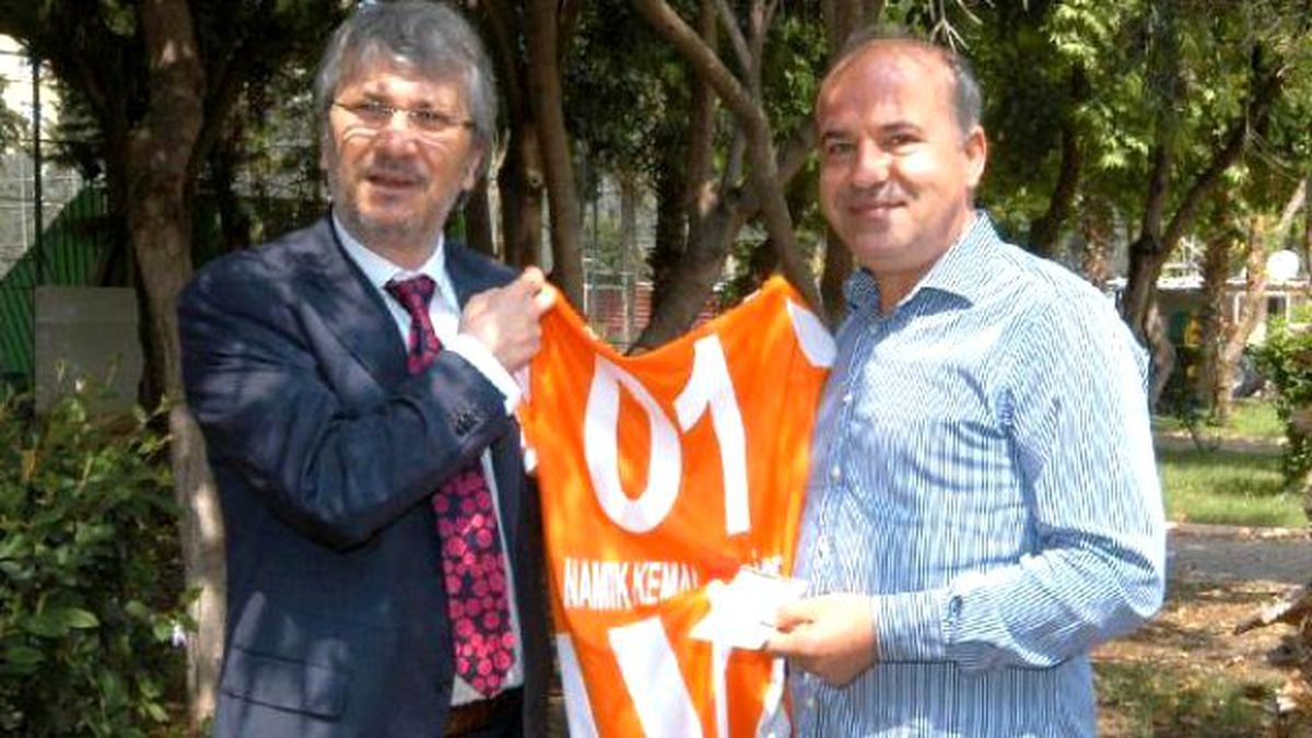 Adanaspor\'a Maddi Destek