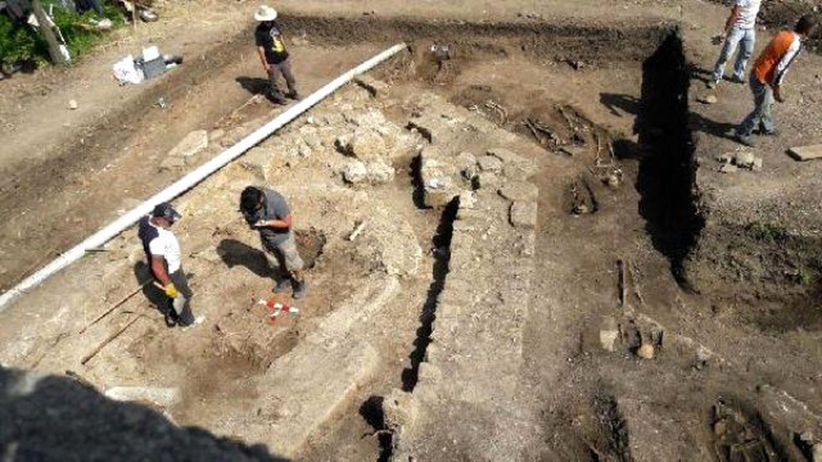 Amasra\'da Tarihi Kazı Alanında İnsan İskeletleri Bulundu