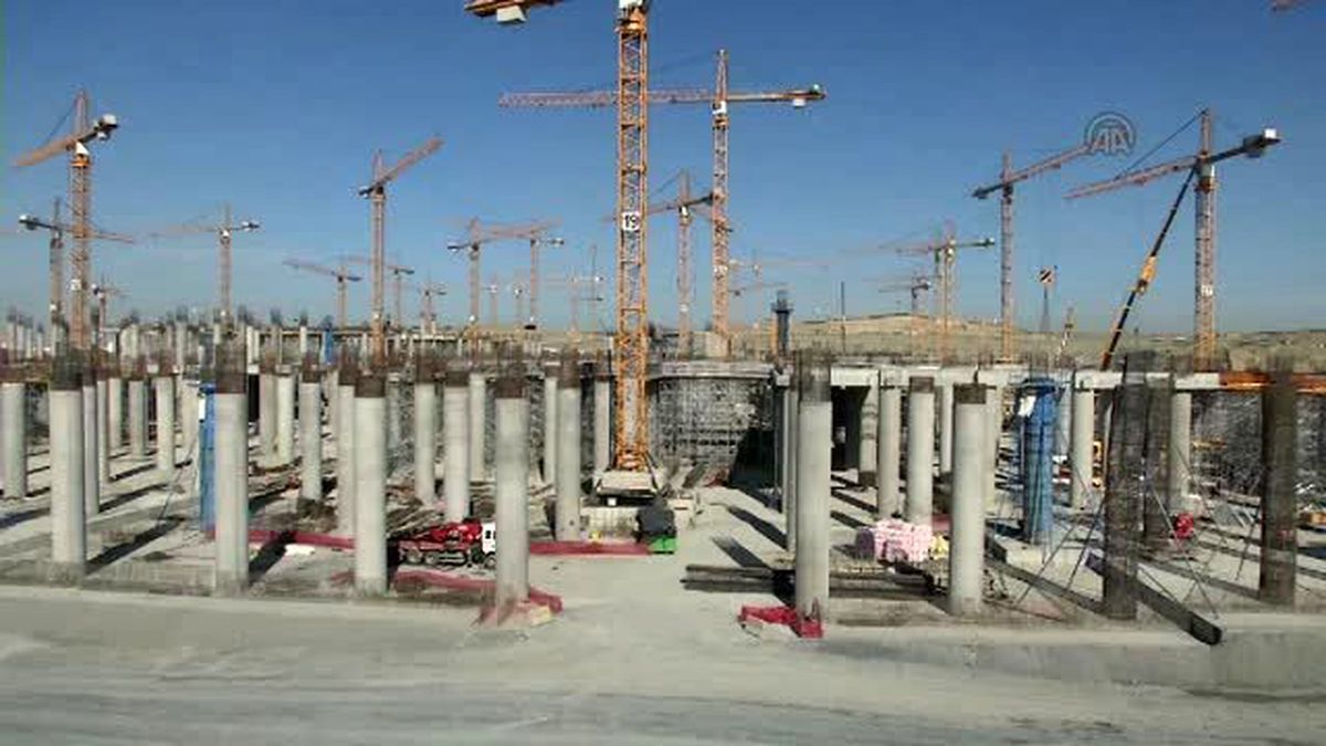 Bakan Yıldırım, 3. Havalimanı İnşaatında İncelemelerde Bulundu