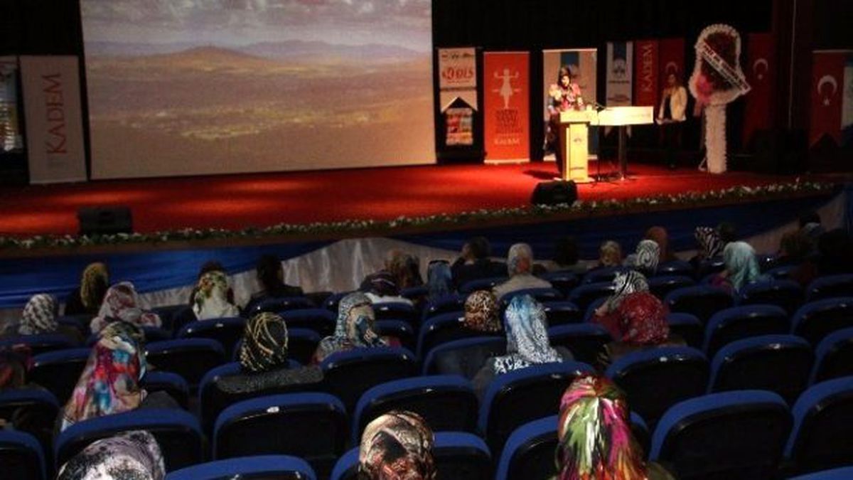Elazığ\'da \'Kadına Yönelik Şiddet ve Kadın Hakları\' Semineri