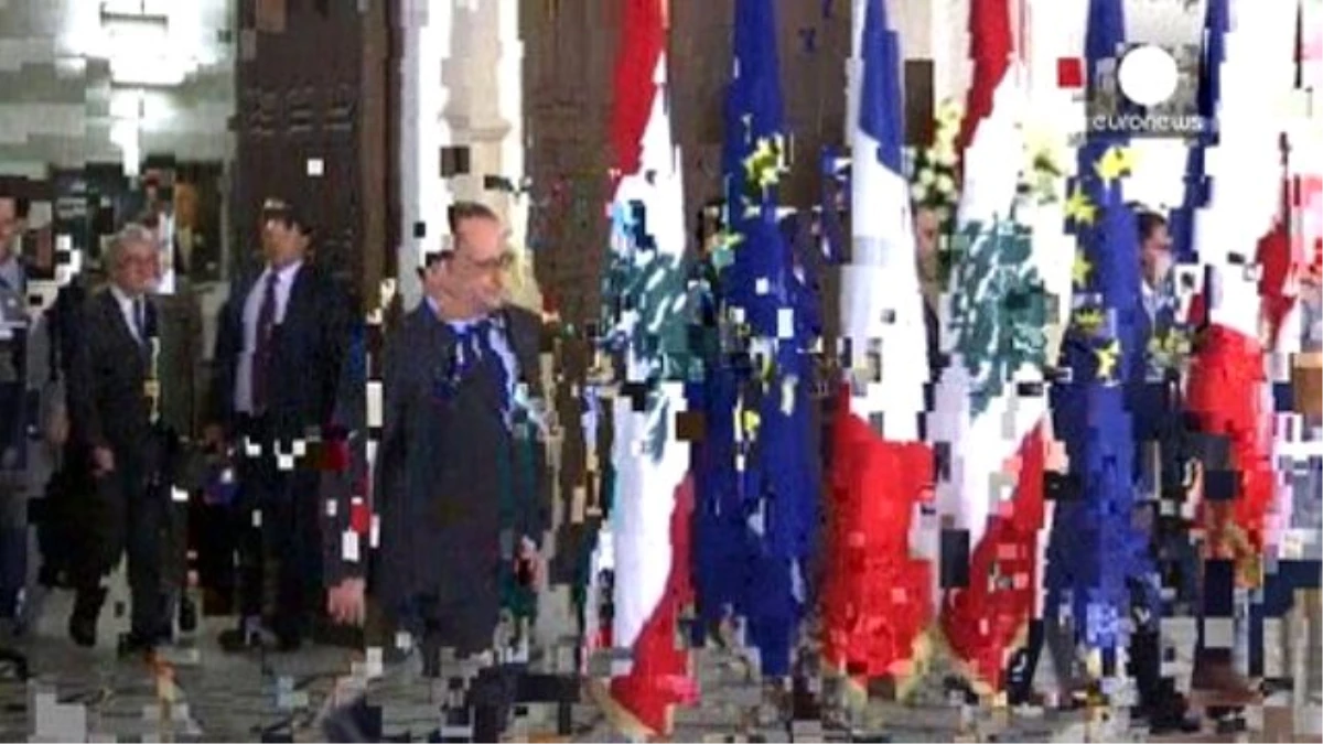 Hollande\'ın Lübnan Gezisi