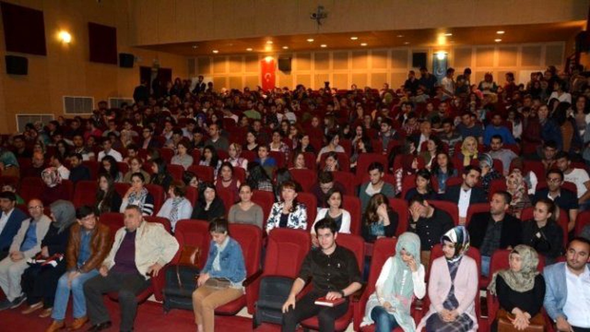 Kırık Testi Tiyatro Oyunu Büyük Beğeni Kazandı