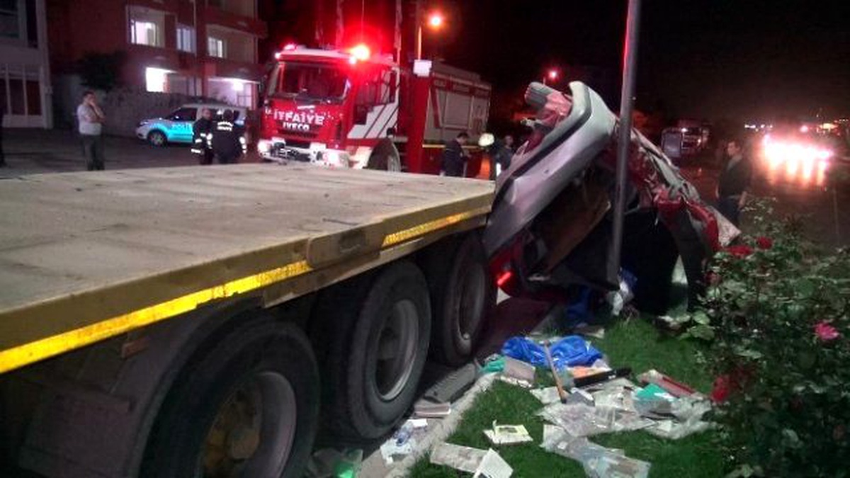 Hurdaya Dönen Otomobilden Sağ Çıktılar