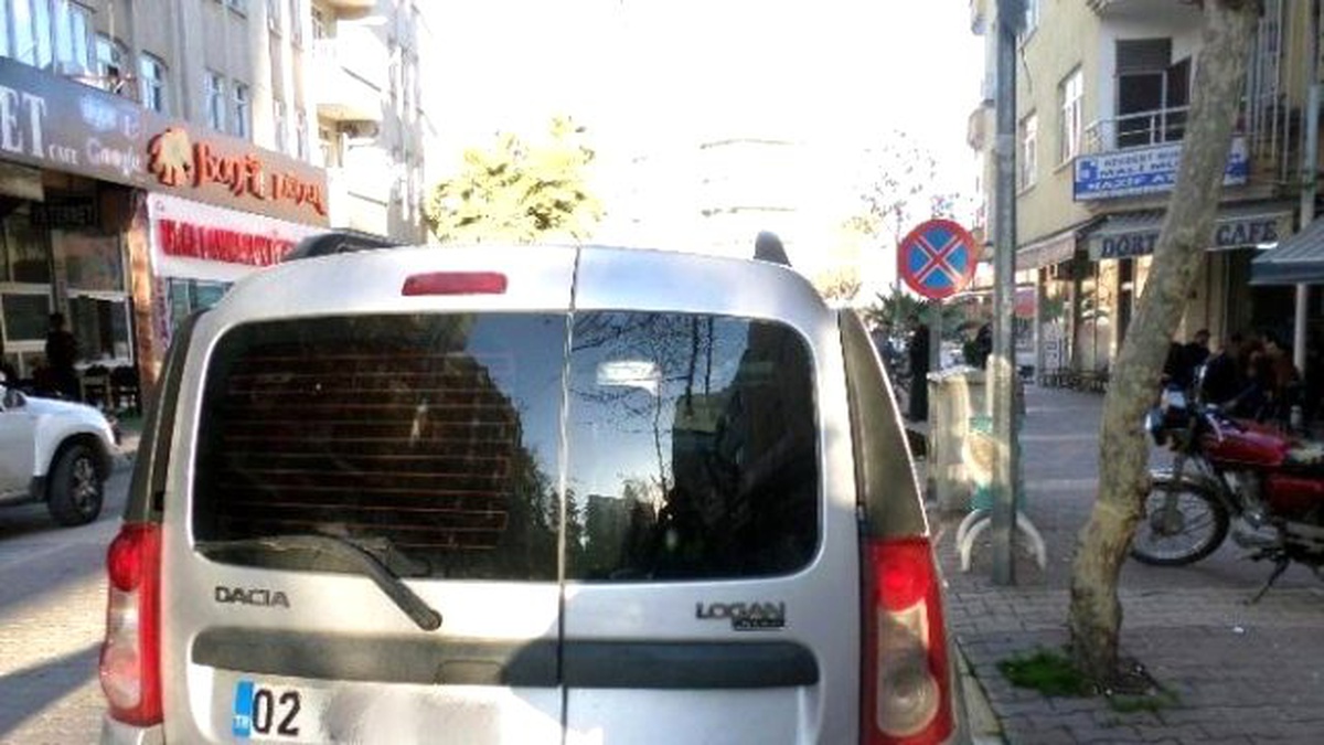 Park Yasağı Bulunan Yerlere Araç Park Edenlere Cezalar Yağıyor
