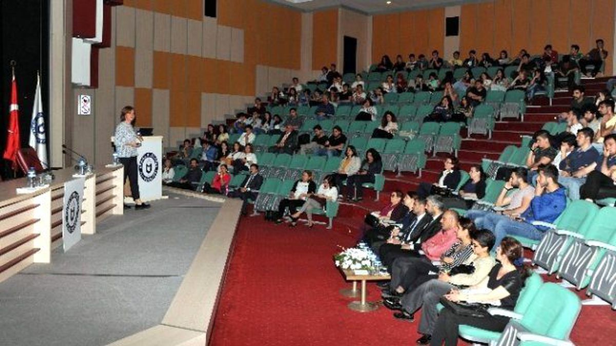 Prof. Dr. Filiz Balta Peltekoğlu, Adü\'de \'Halkla İlişkileri\' Anlattı