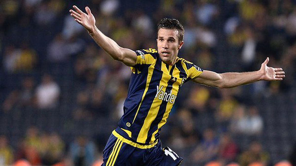 Robin Van Persie'nin Hareketi Fenerbahçe Taraftarını Çıldırttı