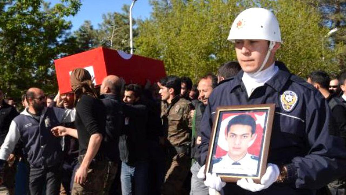 Şırnak\'ta Şehit Polis İçin Uğurlama Töreni