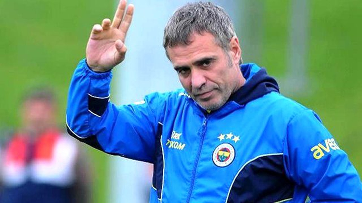 Fener Taraftarı Mersin Maçı Öncesi Ersun Yanal Tezahüratları Yaptı
