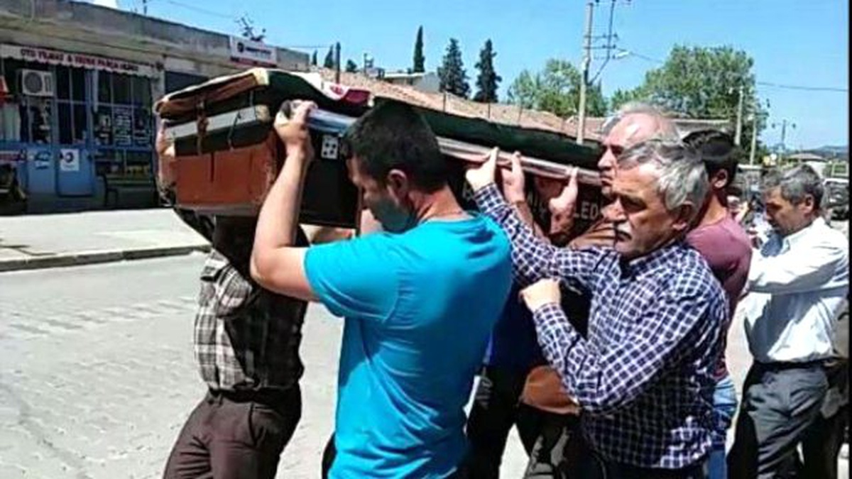 50 Yıllık Eşinin Kazayla Ezdiği Kadının Cenazesi Toprağa Verildi