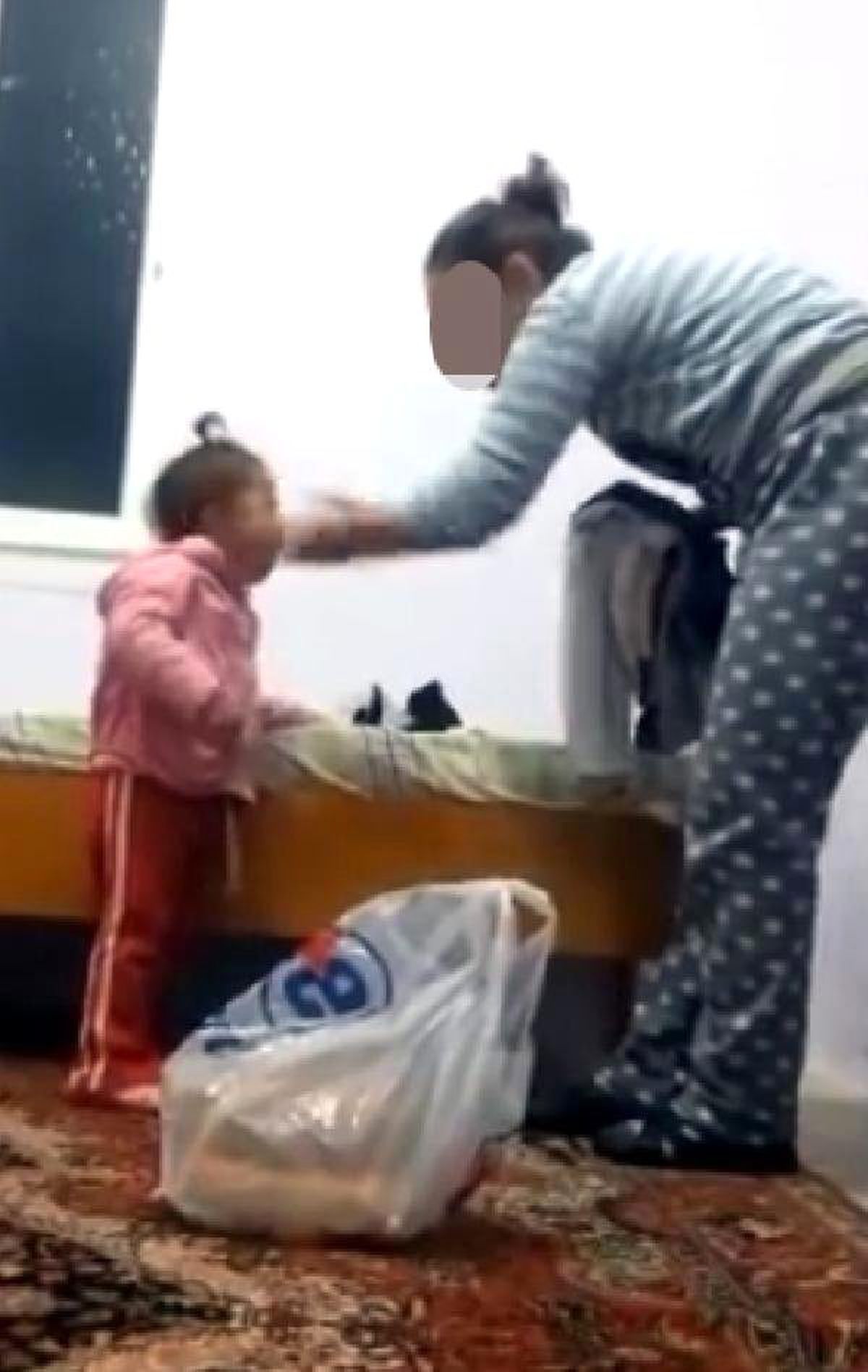 Annenin Öz Çocuğuna Şiddet Görüntülerine Tepki