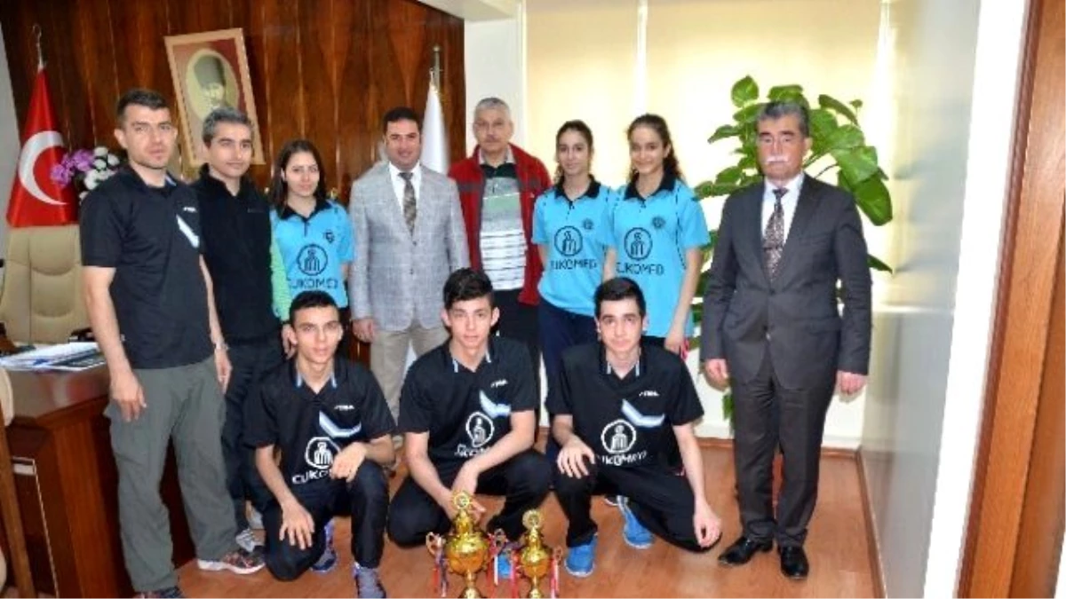 Ataşbak, Şampiyon Masa Tenisi Takımlarını Kutladı