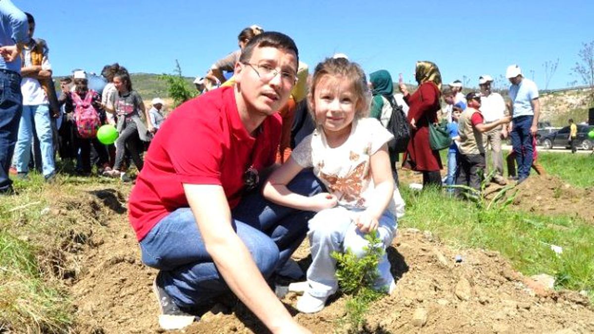 Bin Yetime Bin Fidan Dikildi
