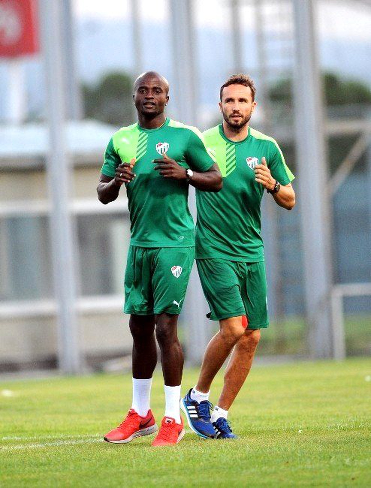 Bursaspor\'da Dany Kadro Dışı Bırakıldı