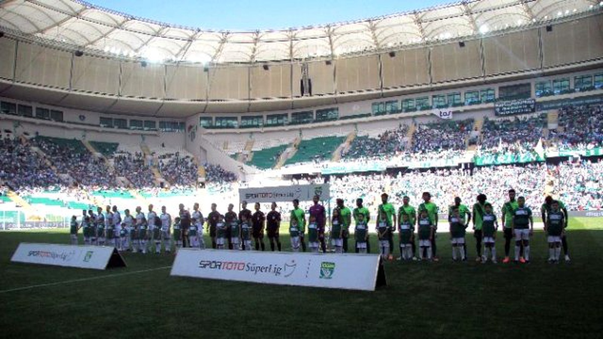 Bursaspor Timsah Arena\'da İlki Yaşadı