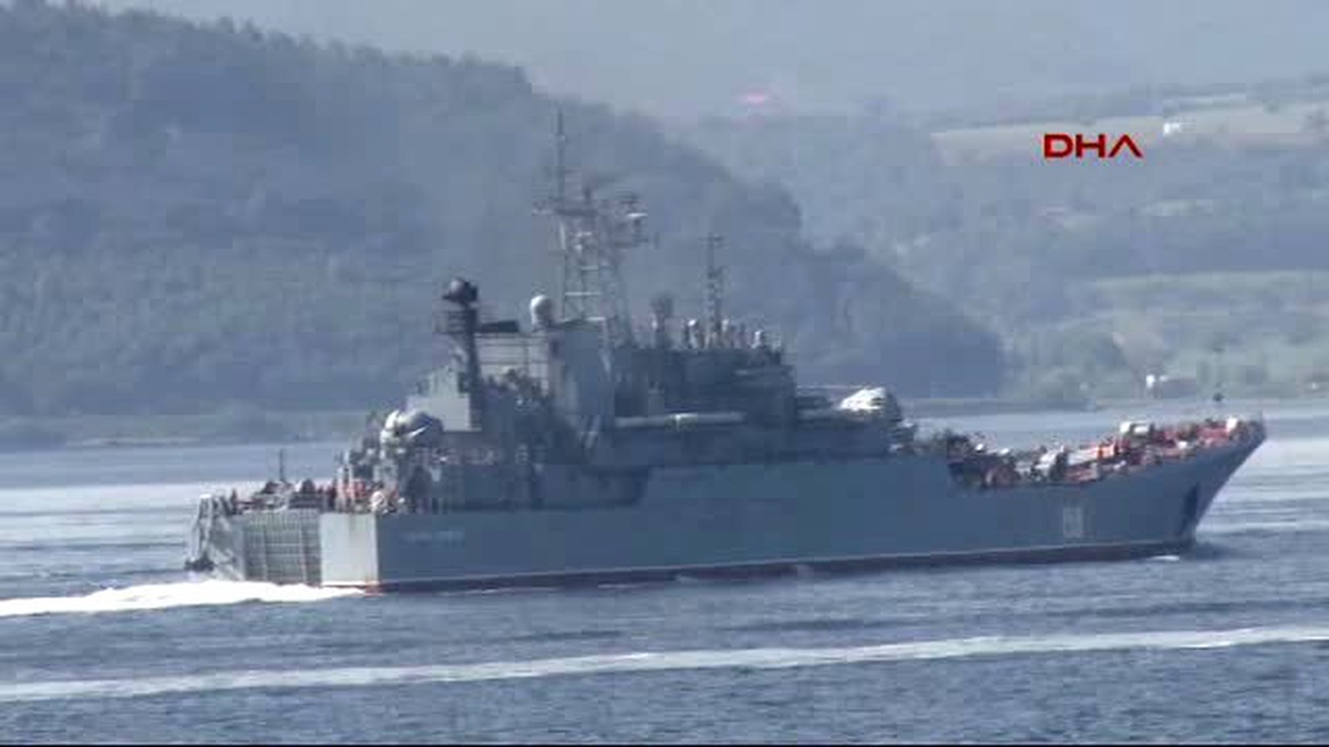 Çanakkale Rus Savaş Gemisi, Çanakkale Boğazı\'ndan Geçti