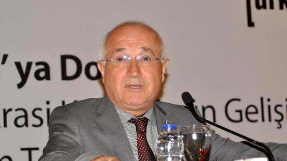 Cemil Çiçek: 33 Yıl 5 Ay 11 Gündür Bu Toplum Bu Anayasası Konuşuyor