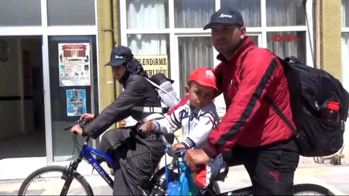 Gaziantep Erdoğan\'a Teşekkür İçin Ankara\'ya Pedal Çeviren Suriyeli Aile Nizip\'te