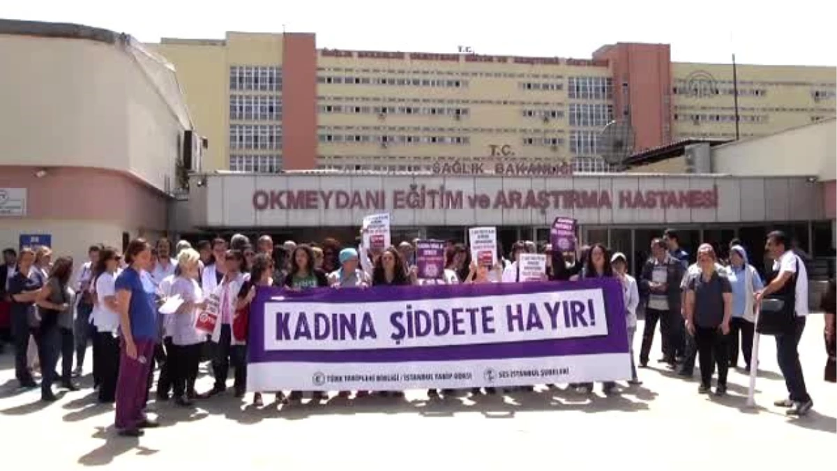 Hastane Önünde "Kadına Yönelik Şiddete Son" Protestosu