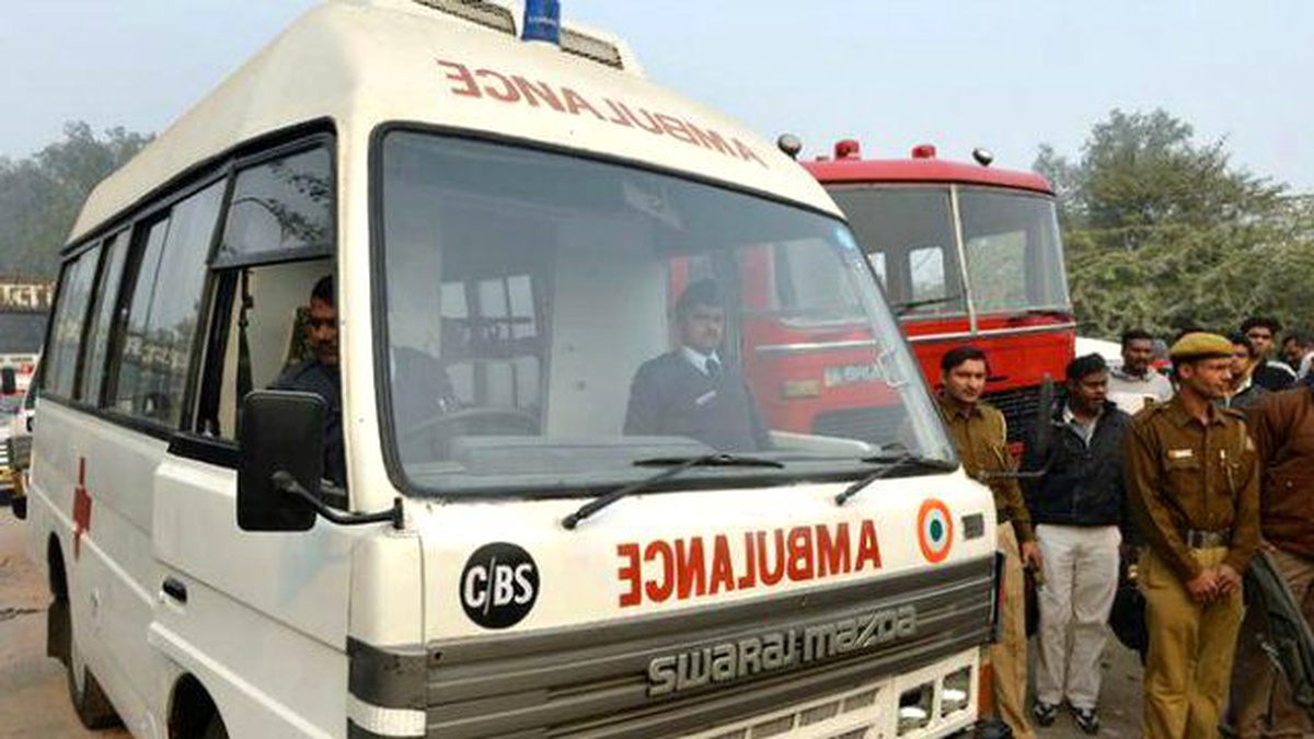 Hindistan\'da Otobüs Uçuruma Yuvarlandı! 27 Kişi Hayatını Yitirdi