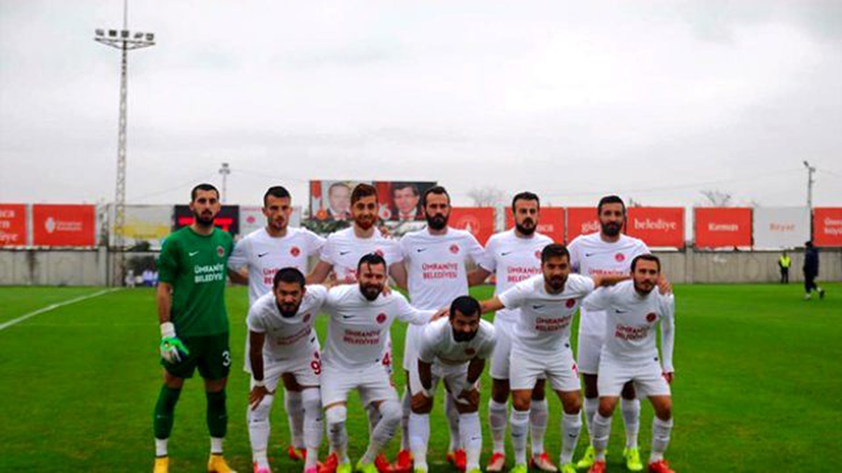Lider Ümraniyespor Ptt 1. Lig\'e Yükseldi