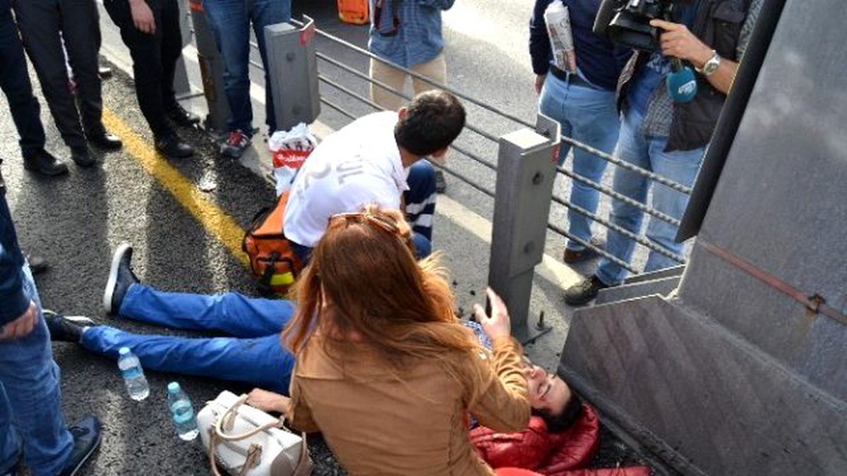 Metrobüs Yoluna Giren Şahıs Kazaya Sebep Oldu