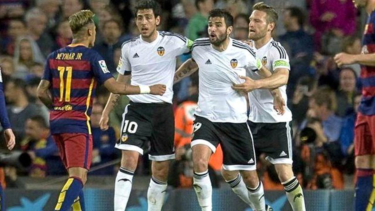 Neymar, Galibiyete Sevinen Valencialı Futbolcuya Tokat Attı