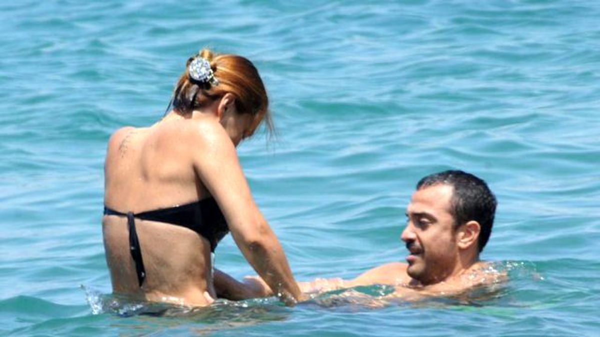 Okan Kurt, Koltukları Tekmeleyip Gazetecilere Küfürler Savurdu