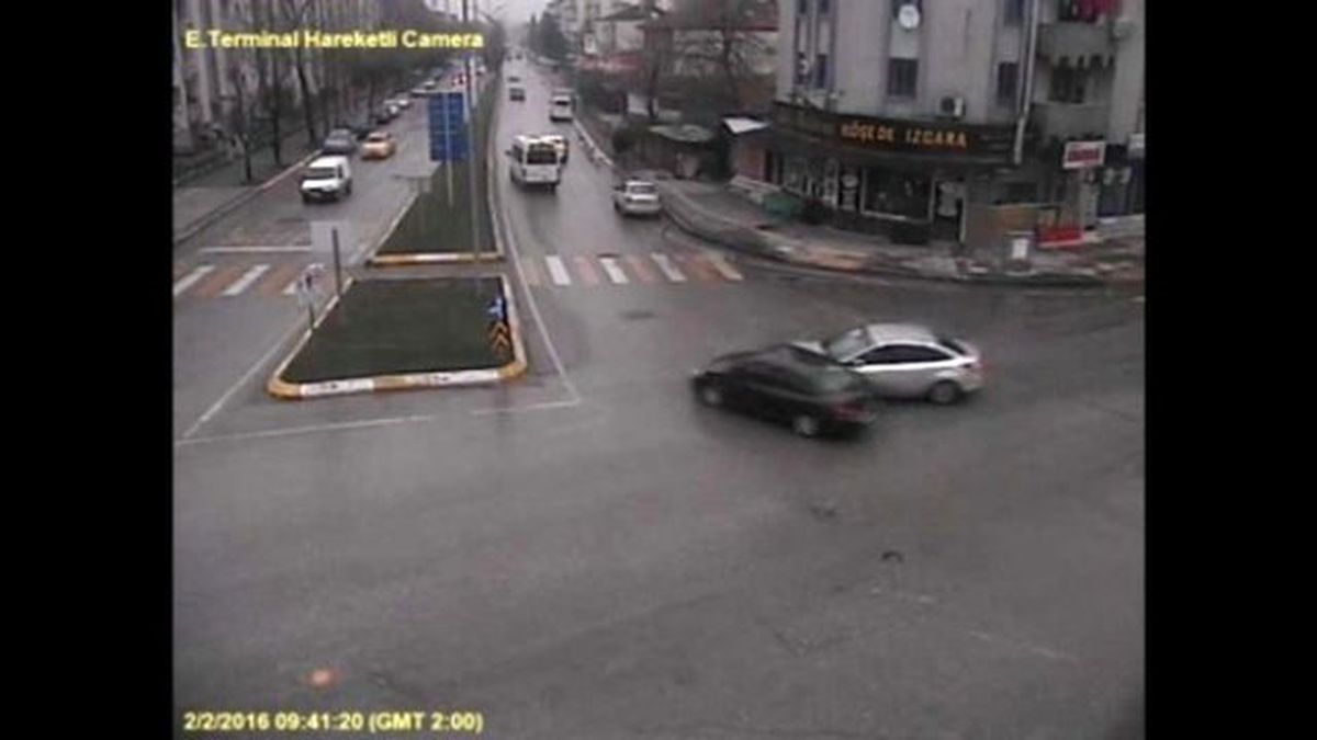 Sakarya\'da Mobese\'ye İlginç Görüntüler Takıldı