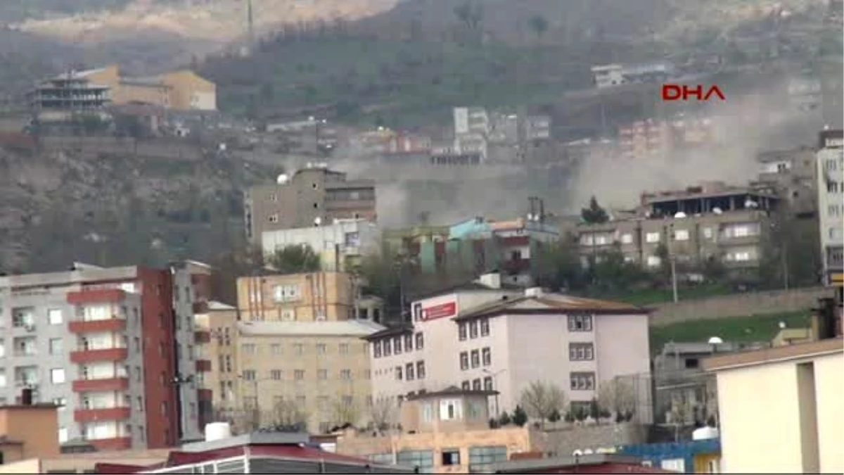 Şırnak\'ta PKK\'lıların Karargah Olarak Kullandıkları Binalar Ateş Altında