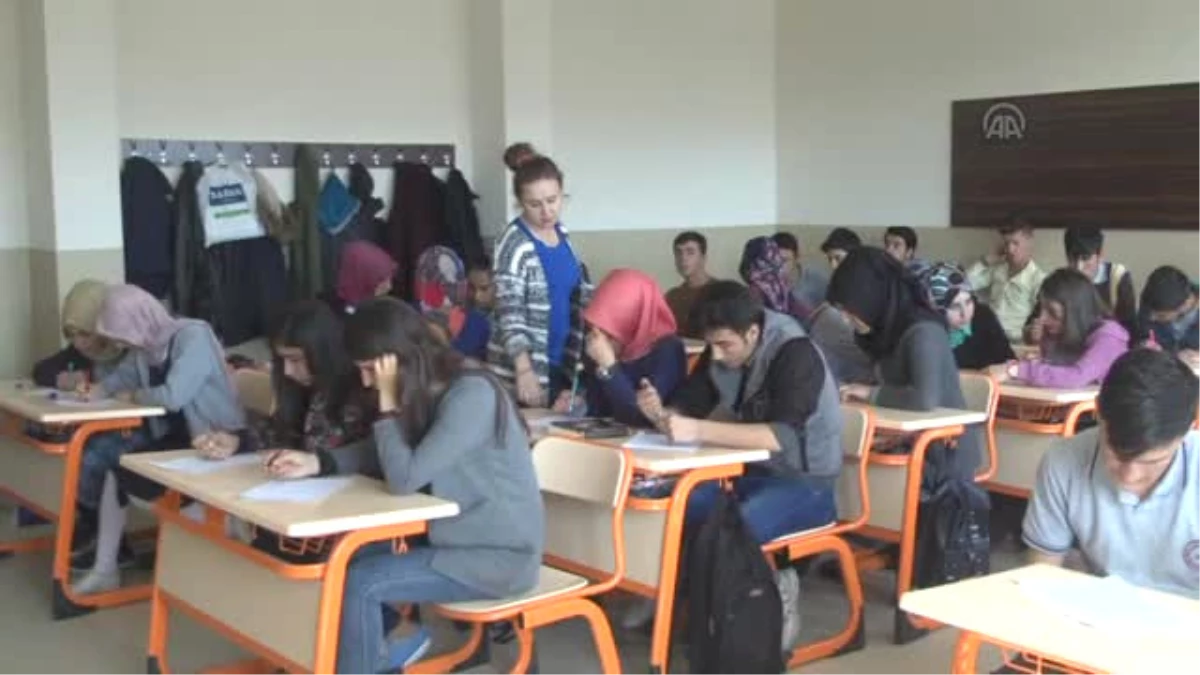 Terör Mağduru Öğrenciler, Bitlis\'te Eğitimini Sürdürüyor