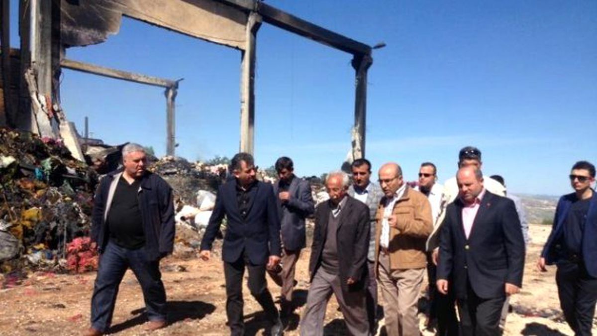 Vali Demirtaş, Yanan İplik Fabrikasında İncelemelerde Bulundu