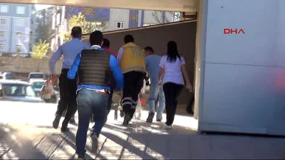 Van\'da PKK\'lıların Bulunduğu Eve Operasyon Yapıldı, 2 Polis Yaralı